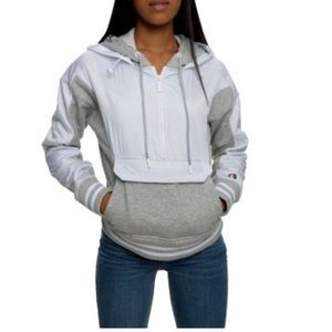 NWT Champions Women’s Sideline Half-Zip Hoodie Med